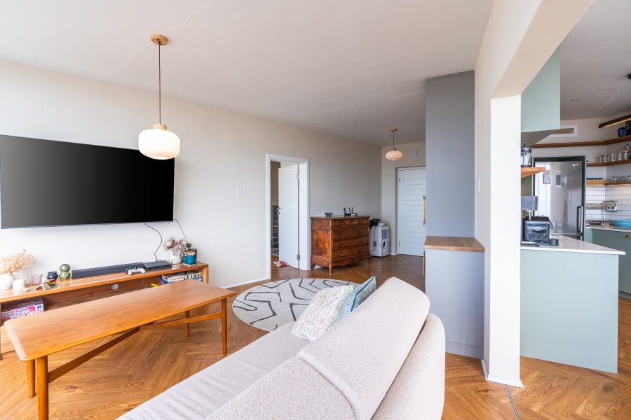 1 Bedroom Property for Sale in Vredehoek Western Cape